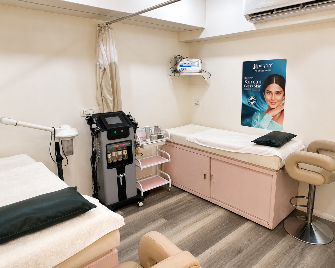 Apple Beauty Salon workspace